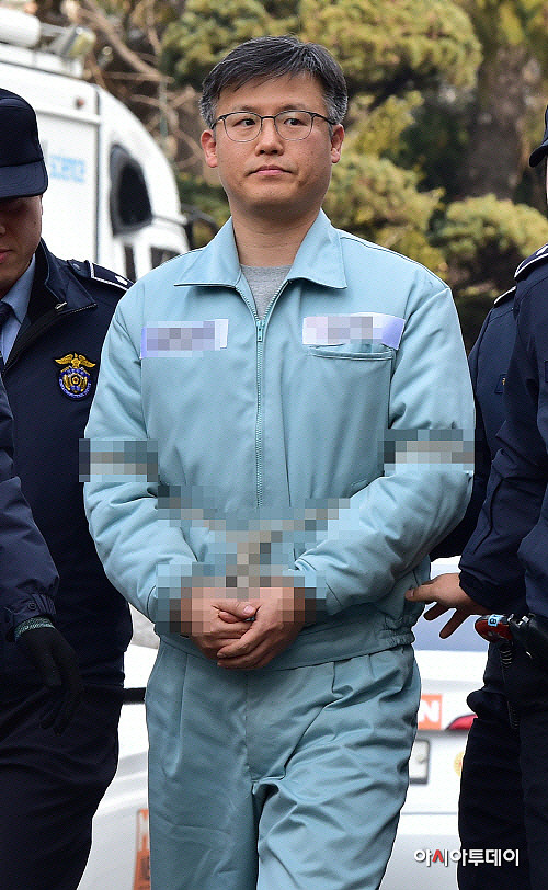 朴槿惠今日受审白发又增多 与昔日亲信当庭对质（图） - 2