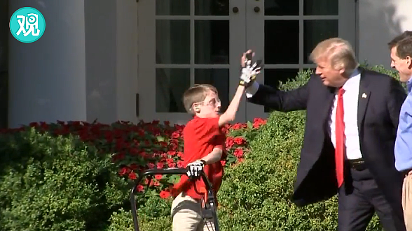 11岁男孩如愿为白宫除草 特朗普：他可能成为总统（图） - 1