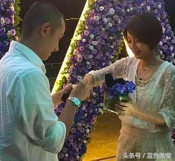 文章众目睽睽下跪马伊琍惹泪崩，网友：一个女人无尽的委屈！