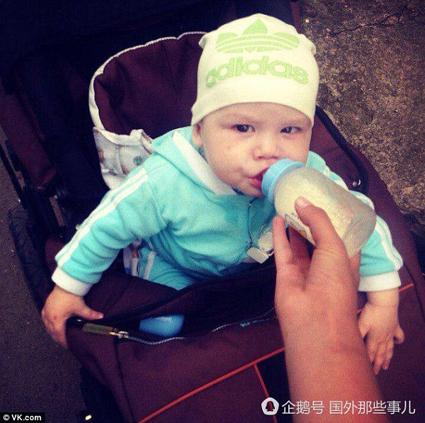 俄罗斯17岁母亲为参加聚会 将宝宝锁家里一周致其饿死（组图） - 2