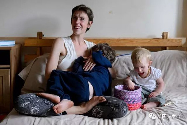 5岁儿吸母乳，1岁女随地尿，英国夫妻用野兽自然派方式育儿震惊全国，遭邻居驱逐 - 6
