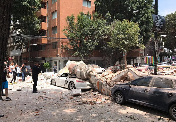 墨西哥中部发生7.1级地震 多处建筑倒塌已造成138人遇难（组图） - 4