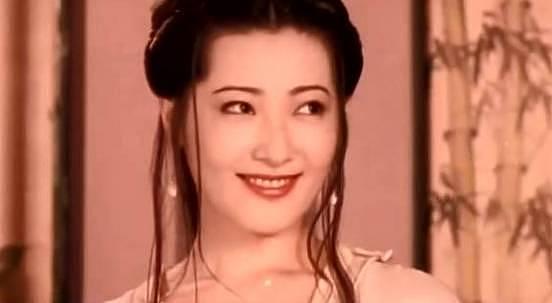 红遍亚洲的日本女星，当红时嫁中国小伙息影，如今成拉面馆老板娘