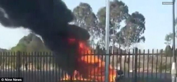 $30万的大火！兰博基尼悉尼街头燃起大火，豪车当场烧毁！（视频） - 2