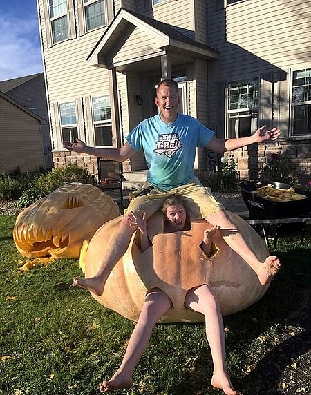 美国男子种出10公斤巨型胡萝卜打破世界纪录（图） - 2