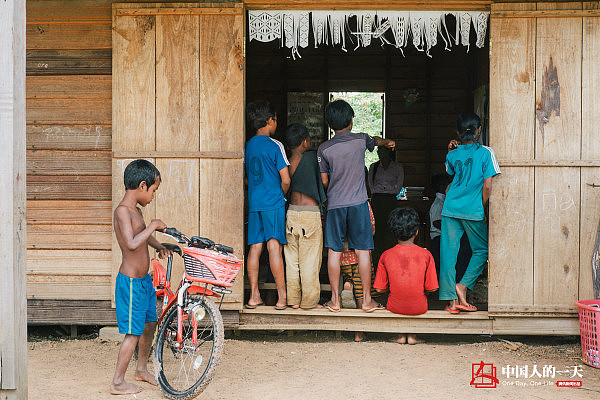 中国青年在柬埔寨当志工：感到自己被需要（图） - 2