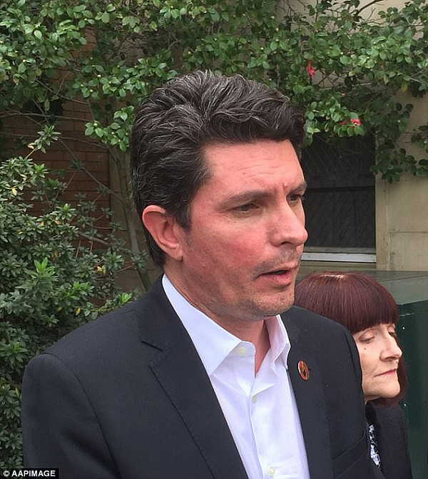 Former Greens senator Scott Ludlam is making a joint legal submission with Larissa Waters
