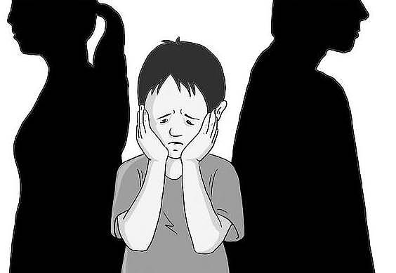 11岁男孩递给法官一本日记:爸爸找小三还掐妈妈脖