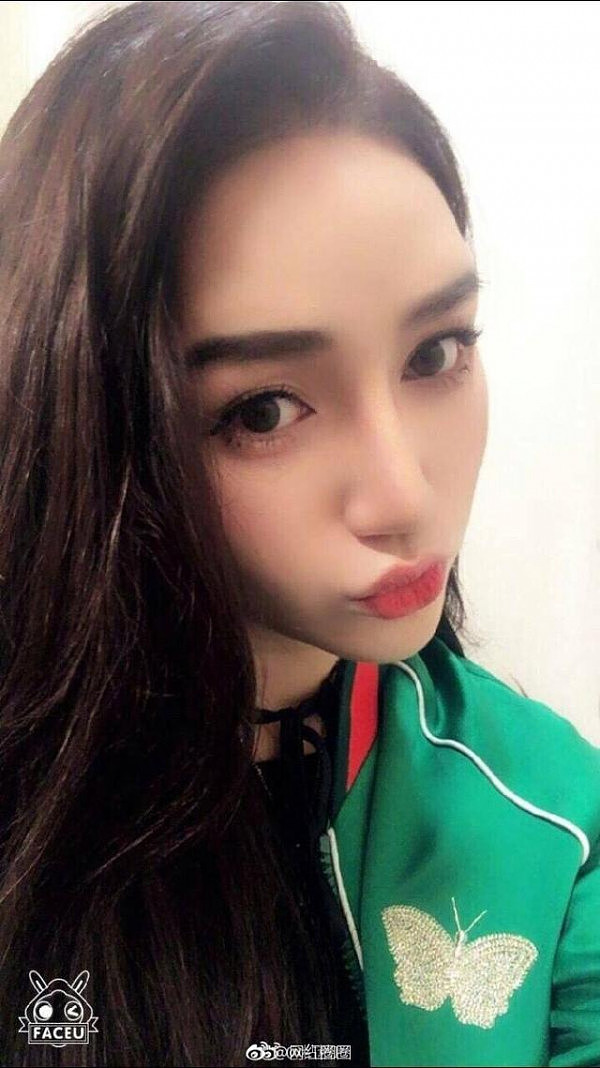 王思聪新女友酷似Angelababy，又撞脸迪丽热巴，颜值碾压前女友们