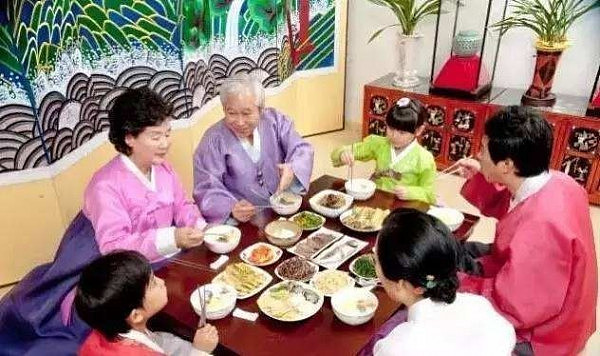 饭桌上的中国孩子、澳洲孩子，戳中了多少家长的痛点！ - 5