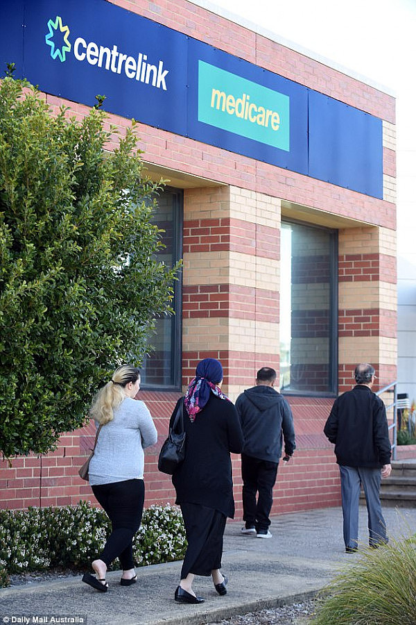452E2C5000000578-4964856-In_just_the_past_year_709_people_in_Craigieburn_have_started_rec-a-3_1507693488711.jpg,0