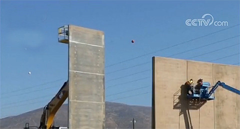 美墨边境样板墙：最高达9米 抗锤砸防挖隧道（组图） - 2