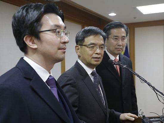 朴槿惠律师团提出辞职，不满法院延长羁押期限判决，法院：请你们慎重考虑 - 2