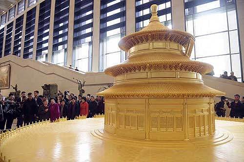 天坛祈年殿金箔模型入藏国家博物馆 重达一万斤(图) - 3