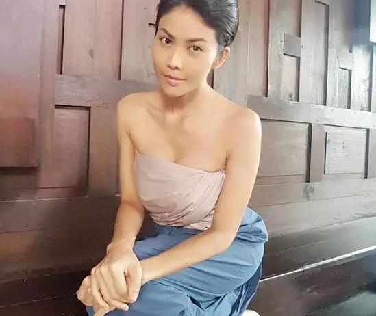 43岁泰国女星整容后变美少女，整容后交往21岁的小鲜肉