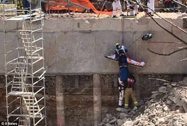 悉尼男子被困地下15米深坑长达两小时！救出后被火速送医 - 3
