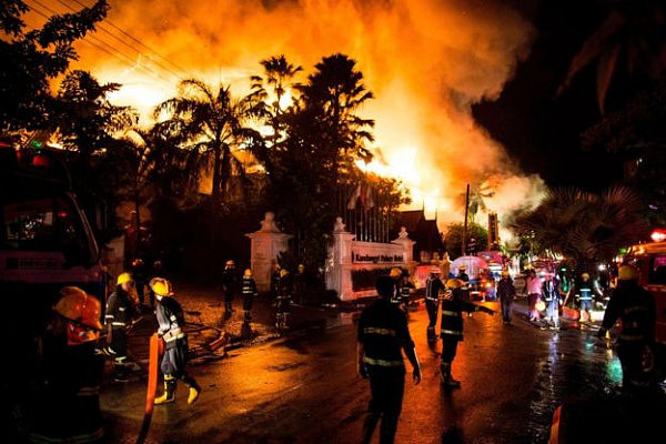 缅甸最豪华皇宫酒店发生大火成废墟 致1人遇难（组图） - 8