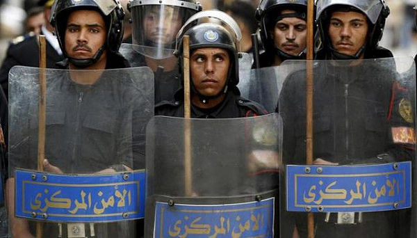 埃及突袭疑似激进分子基地 52名警察及士兵被杀 - 1