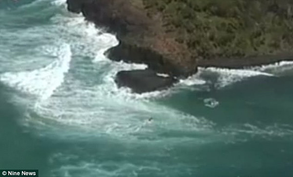新州著名冲浪点又出事！20岁男子冲浪板落水后惨溺亡（视频） - 1