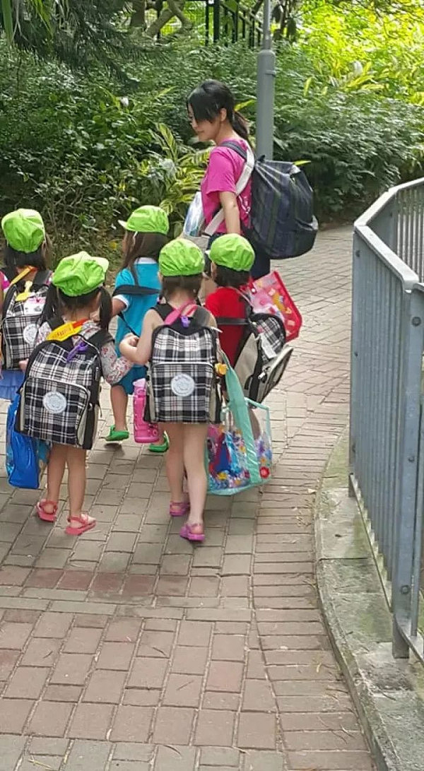 一群日本孩子在香港沙滩上，做的事情令大人都惭愧！（图） - 6