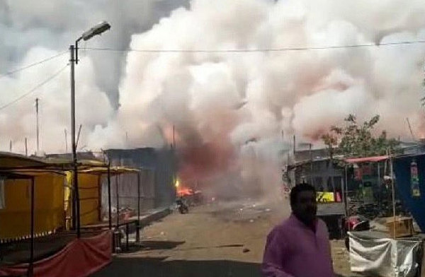 印尼首都一家烟花厂爆炸起火 至少47人死亡46人受伤（视频） - 1