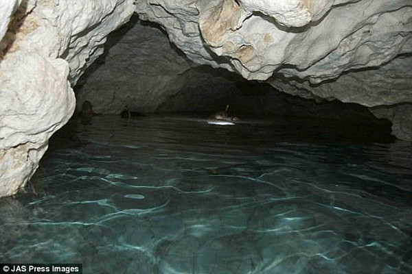 加勒比海存70个神秘洞穴 内刻古代奇怪壁画（组图） - 1