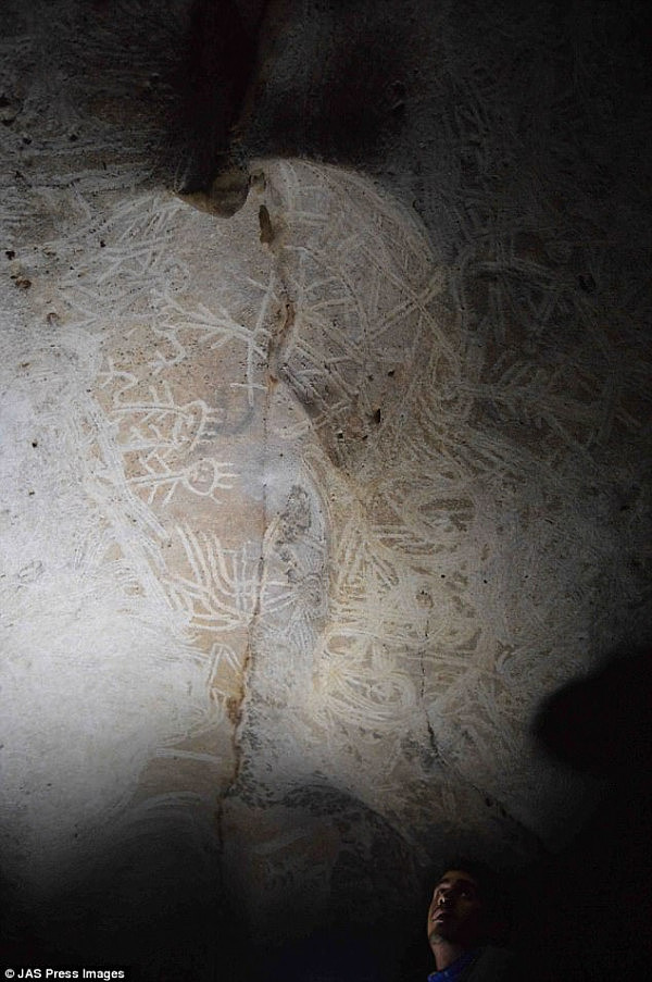 加勒比海存70个神秘洞穴 内刻古代奇怪壁画（组图） - 5