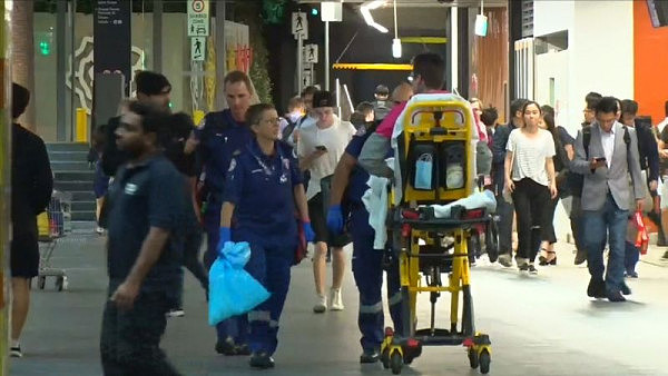 悉尼Chatswood火车站46岁男子遇袭 疑被16岁Teen砍伤大腿 - 2