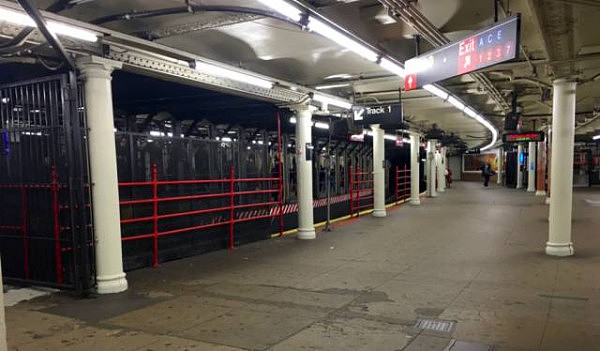 尿骚冲鼻老鼠成灾，一度被称为“世界上最危险的地方”，这就是让人又爱又恨的纽约地铁站 - 15