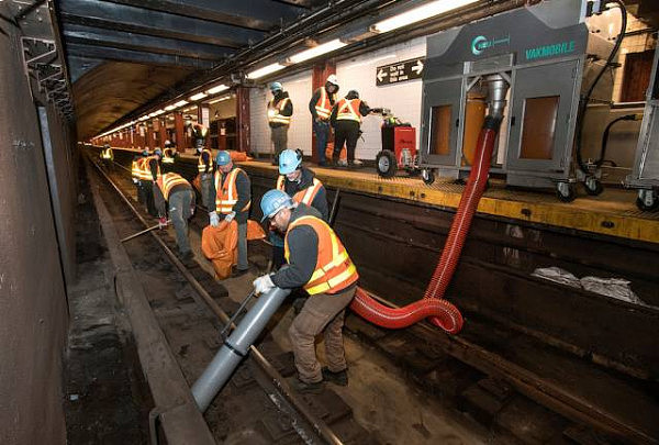 尿骚冲鼻老鼠成灾，一度被称为“世界上最危险的地方”，这就是让人又爱又恨的纽约地铁站 - 18