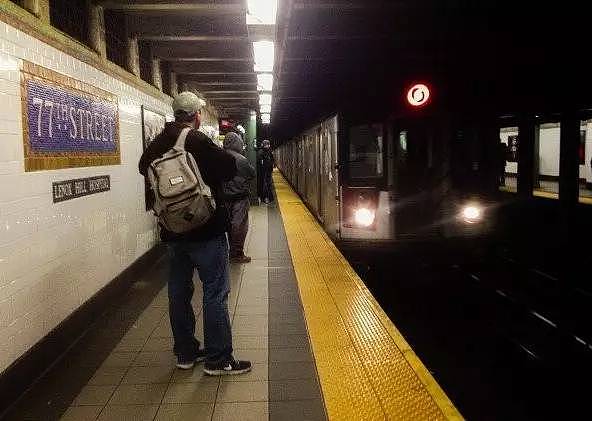 尿骚冲鼻老鼠成灾，一度被称为“世界上最危险的地方”，这就是让人又爱又恨的纽约地铁站 - 20