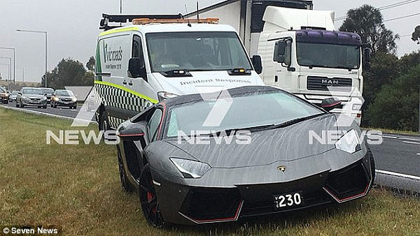 A Lamborghini Aventador supercar worth $760,000 has caused traffic chaos after running out of battery on a major freeway