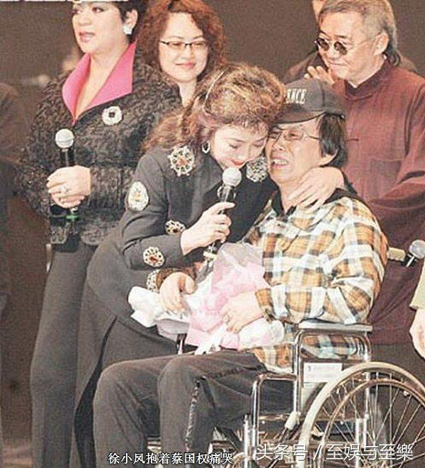 曾是香港天王级巨星，因车祸受伤成残障，如今被妻子遗弃在养老院