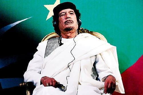 卡扎菲遭枪击身亡后，他的美女保镖结局如何，最美那个下场最惨