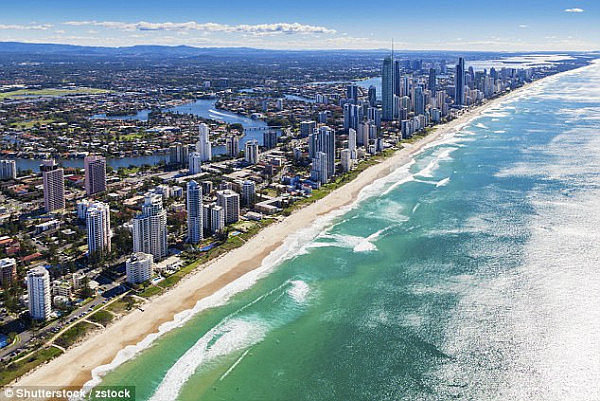 4619263100000578-5057441-The_AFP_have_discovered_that_the_Gold_Coast_currently_has_17_000-a-1_1510049950138.jpg,0