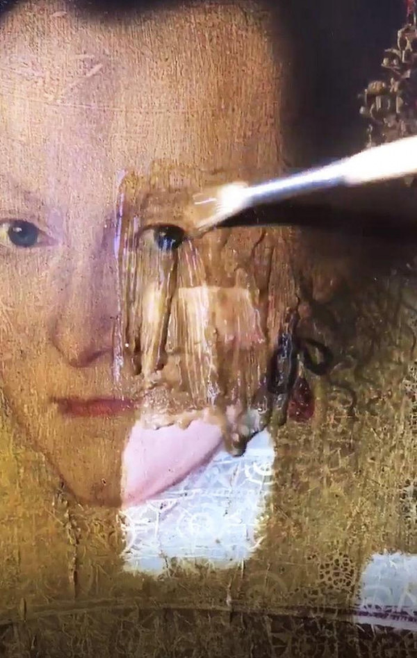 英国BBC直播给300年前古画“去泥”，褪去清漆竟露出如此真容（组图） - 1