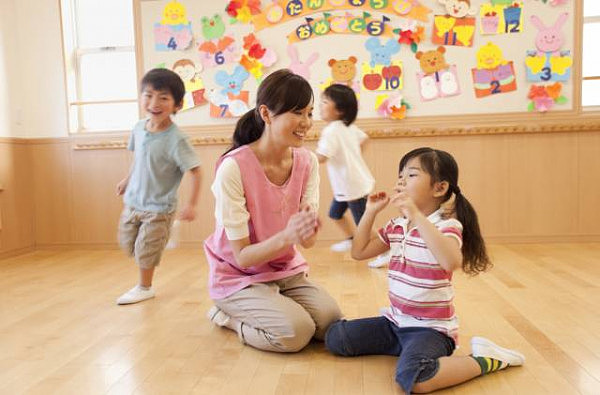 日本斥资2万亿，3至5岁儿童上幼儿园全免费，低收入家庭0至2岁上托儿所免费！ - 1