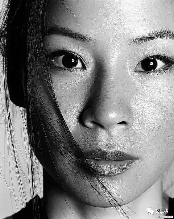 好莱坞最美华裔女星，片酬片约不断，“去你的，老娘不干了！”