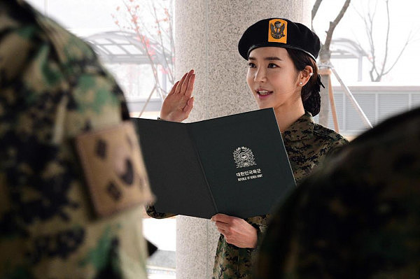 韩国肌肉女王颜值逆天，摇身一变成特战女兵，竟还被授荣誉少尉军衔（组图） - 2