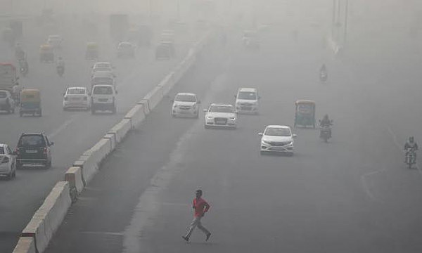 印度想用直升机空中洒水治理严重雾霾，但直升机因雾霾无法起飞