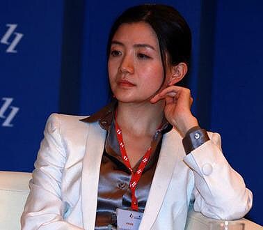 中国最美女富豪之一，马云亲自邀请她出山，身价100亿至今仍单身 - 2