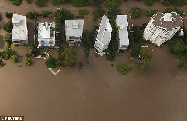 4667492400000578-5087897-The_devastation_would_be_far_worse_than_the_2011_Brisbane_floods-a-15_1510817323368.jpg,0