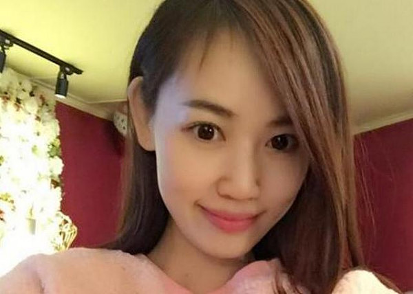 李小璐在香港逛街惹争议，只因闺蜜长得太像马蓉