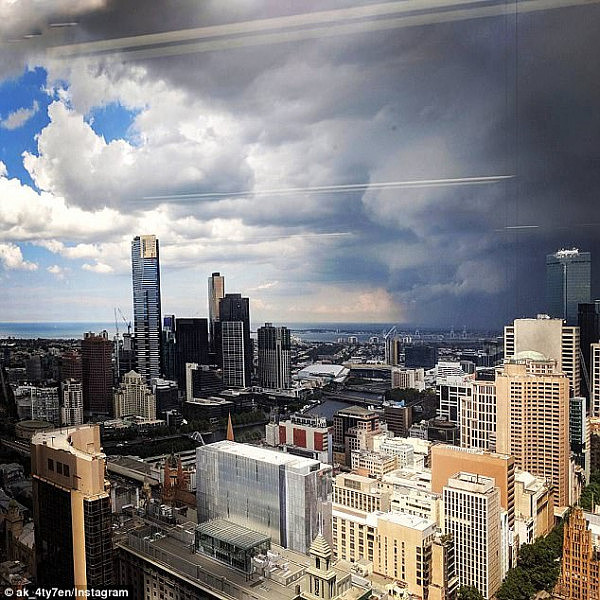 466F31FA00000578-5091565-Hail_and_wind_are_also_expected_to_lash_Melbourne_on_Friday-a-42_1510891619023.jpg,0