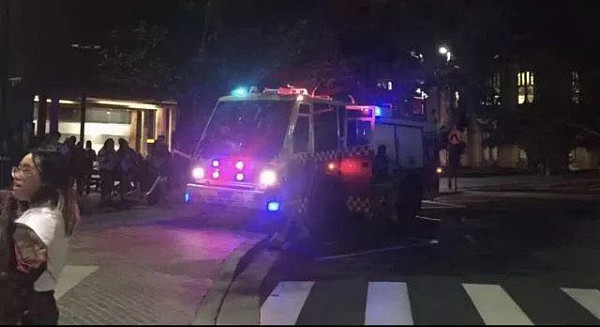 昨夜，悉尼大学Fisher图书馆起火！数百学生紧急撤离！“泄题”停考才刚发生... - 5