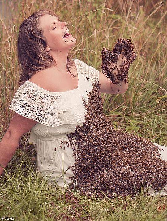 一位妈妈与2万只蜜蜂拍了一组独特孕照，结果悲剧了，孩子胎死腹中.... - 1