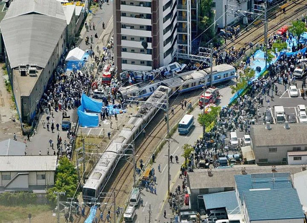 全世界都在赞叹“日本地铁为早发车20秒道歉”，日本人自己却这么说... - 11