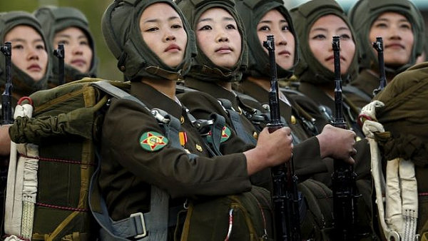 一名朝鲜女兵的特写：暴力、停经、被性侵...（组图） - 4