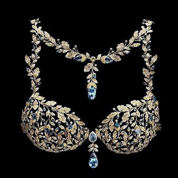 逆天香槟胸罩价值约1300多万，镶有钻石和蓝宝石等近6000颗宝石