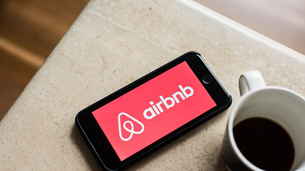 The start-up in Seattle will lend money to home buyers who promise to make a room available for rent on Airbnb for up to three years.
